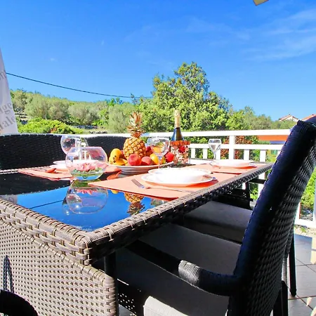 Apartment Maja's Style - Two Bedroom With Terrace And Garden View Vela Luka