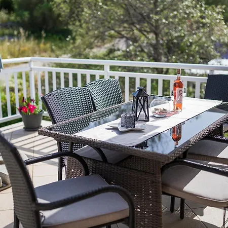 Maja's Style - Two Bedroom With Terrace And Garden View *